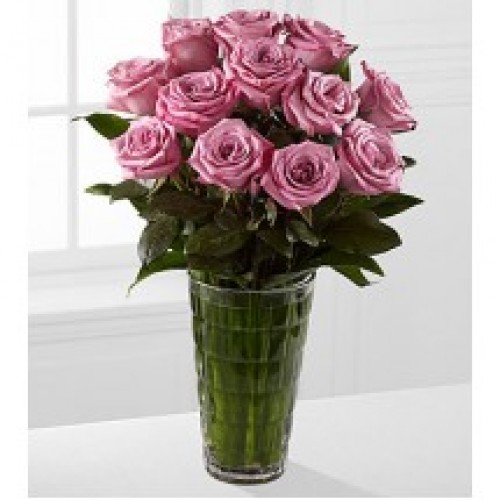 Elegance Rose Bouquet - 12 Stems of  40 cm Roses - VASE INCLUDED