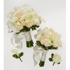 Bride & Maid of Honor Bouquets with Groom & Best Man Boutonnieres